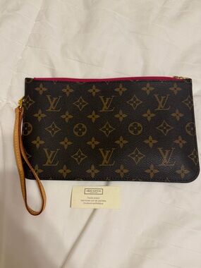 💯 AUTHENTIC Louis Vuitton Brown Monogram Pouch with Peony Interior 🩷